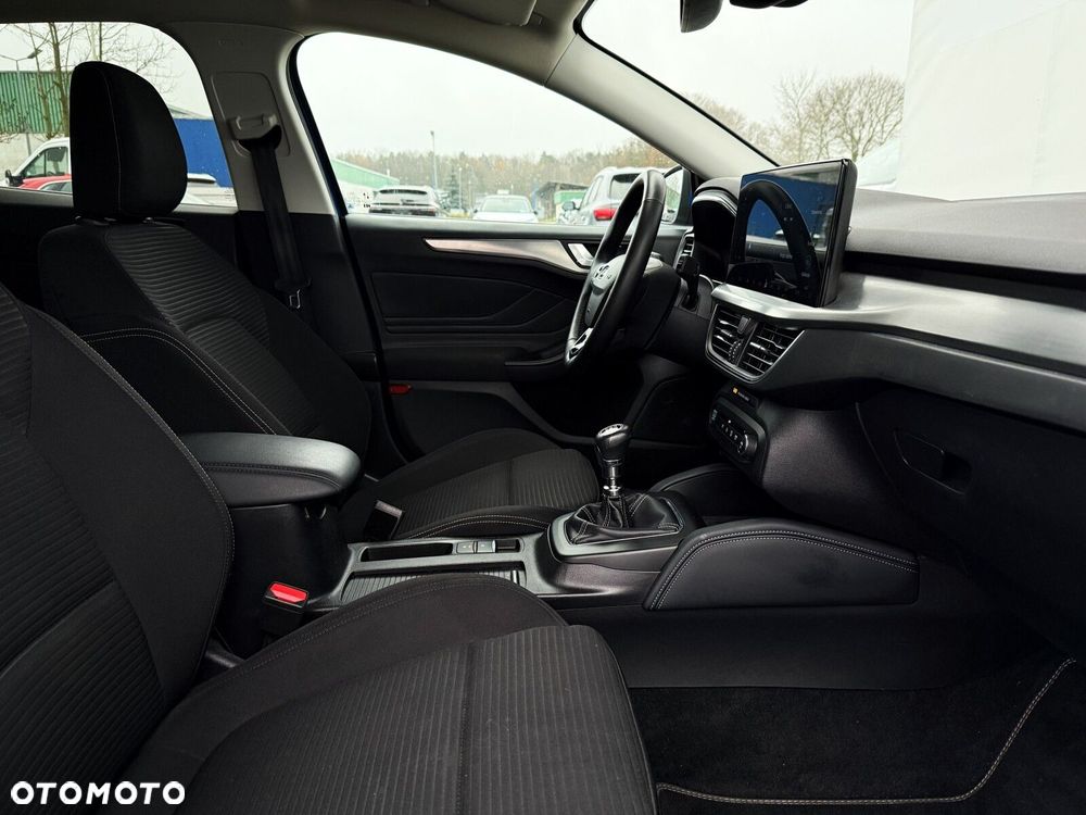 Ford Focus 1.0 EcoBoost Titanium X - 32