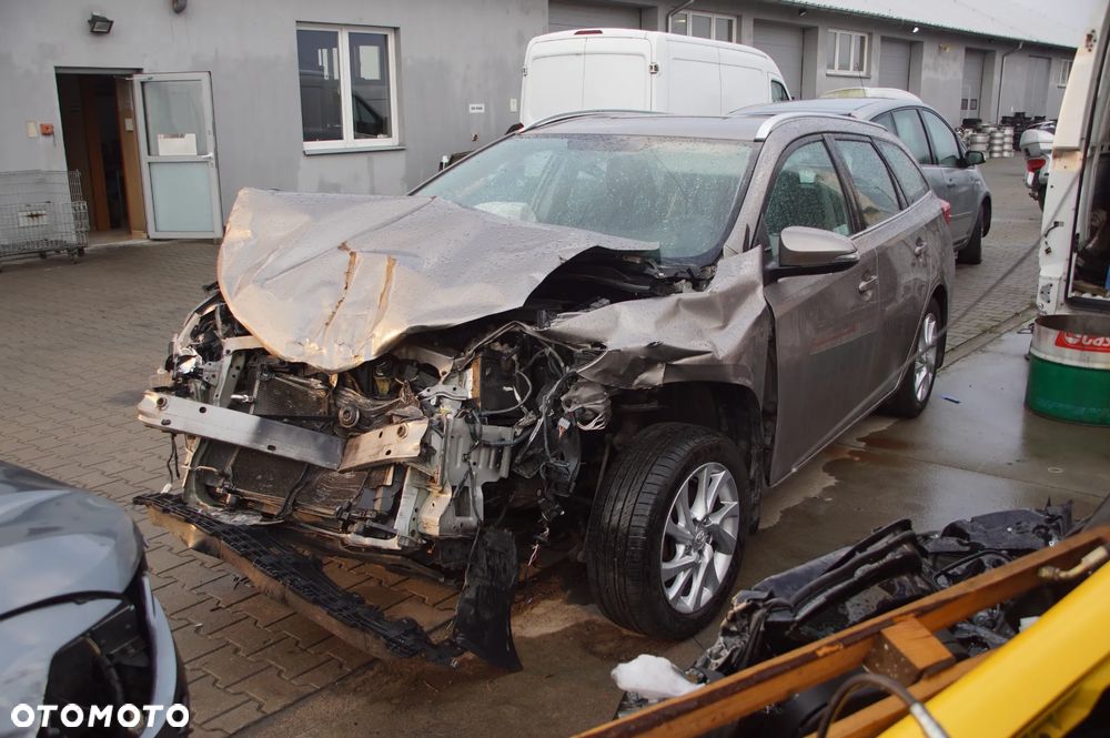 Auto na części - Toyota Auris II 1.6 Valvematic 132 KM 1ZR-FAE MTM 4V8 2015R Silnik Skrzynia Drzwi Szyba Klapa Lampa Lusterko Deska Kokpit Sterownik Moduł Czujnik Licznik Wyświetlacz Kierownica - 6
