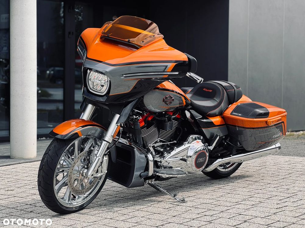 Harley-Davidson CVO Street Glide - 22