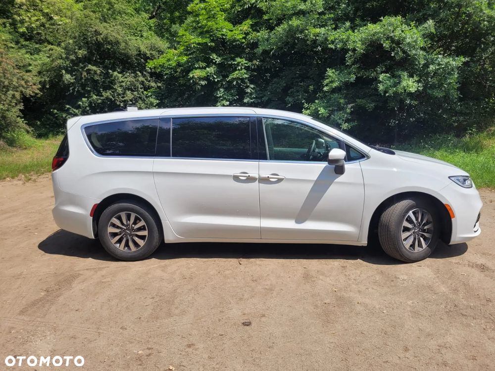 Chrysler Pacifica - 4