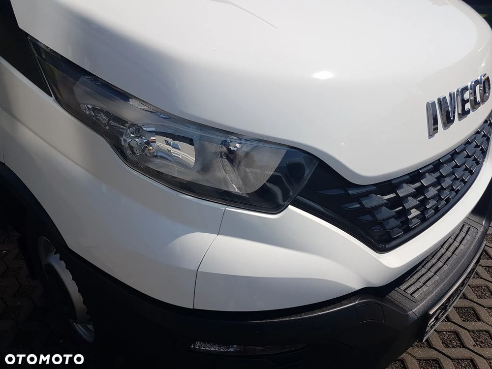 Iveco DAILY KONTENER NISKOPODŁOGOWY 4,43x2,23x2,42 SKLEP BAR KAMPER FOODTRUCK KLIMA KONIOWÓZ - 30