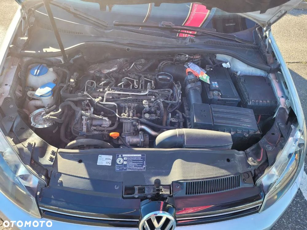 Volkswagen Golf 1.6 TDI DPF Highline - 16