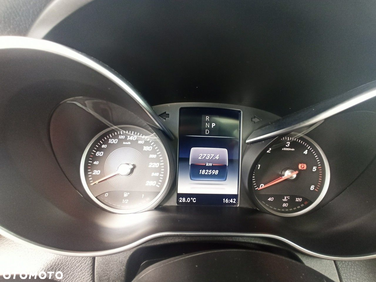 Mercedes-Benz GLC 250 d 4Matic 9G-TRONIC AMG Line - 28