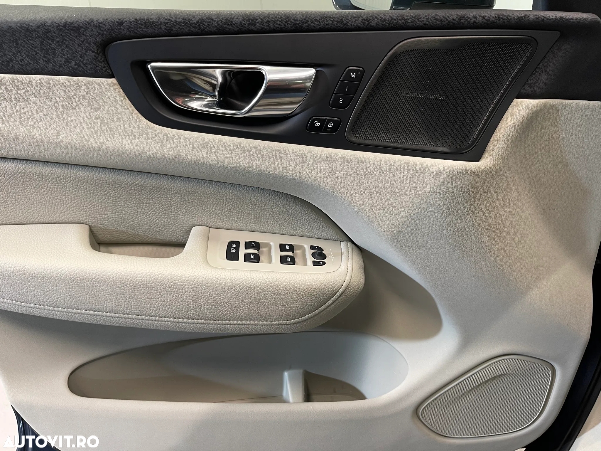 Volvo XC 60 Recharge T8 Twin Engine eAWD Inscription - 28