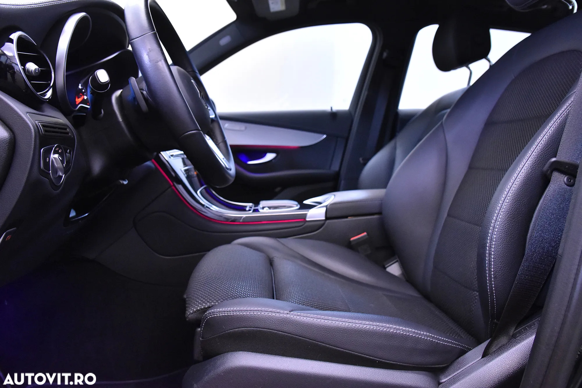 Mercedes-Benz GLC 300 de 4Matic 9G-TRONIC AMG Line - 24