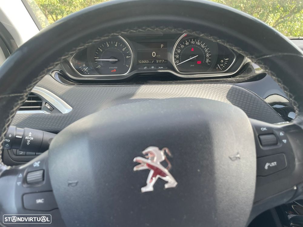 Peugeot 2008 PureTech 110 Stop&Start EAT6 Allure - 29