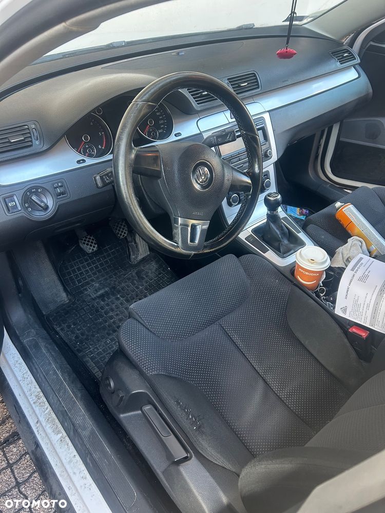 Volkswagen Passat 2.0 TDI Comfortline - 5