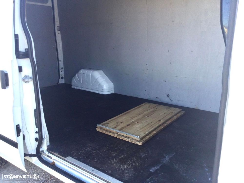 Ford Transit 300L 2.2 TDCi Longa-T.Médio - 9