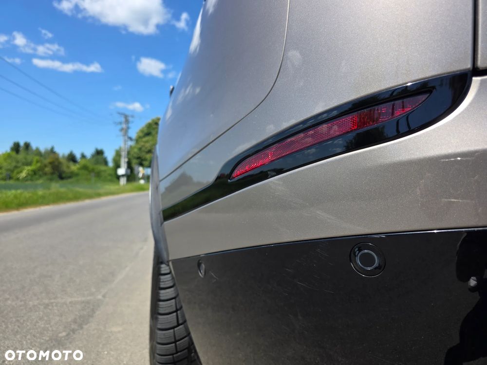 Land Rover Range Rover Velar 3.0 D300 mHEV R-Dynamic SE - 11