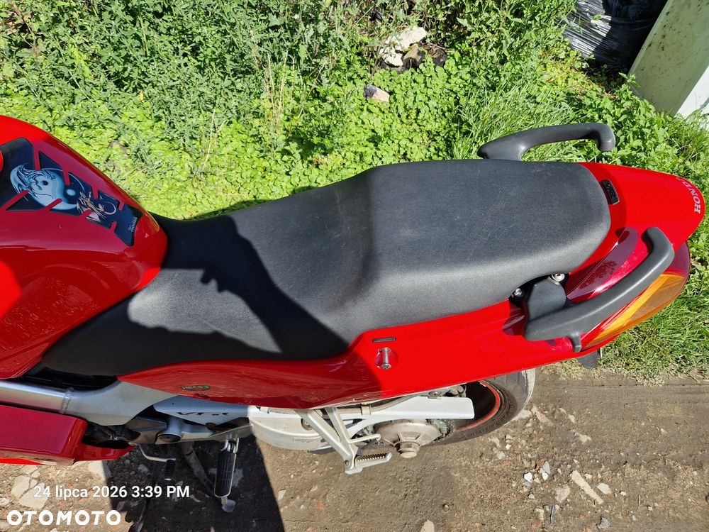 Honda VFR - 13