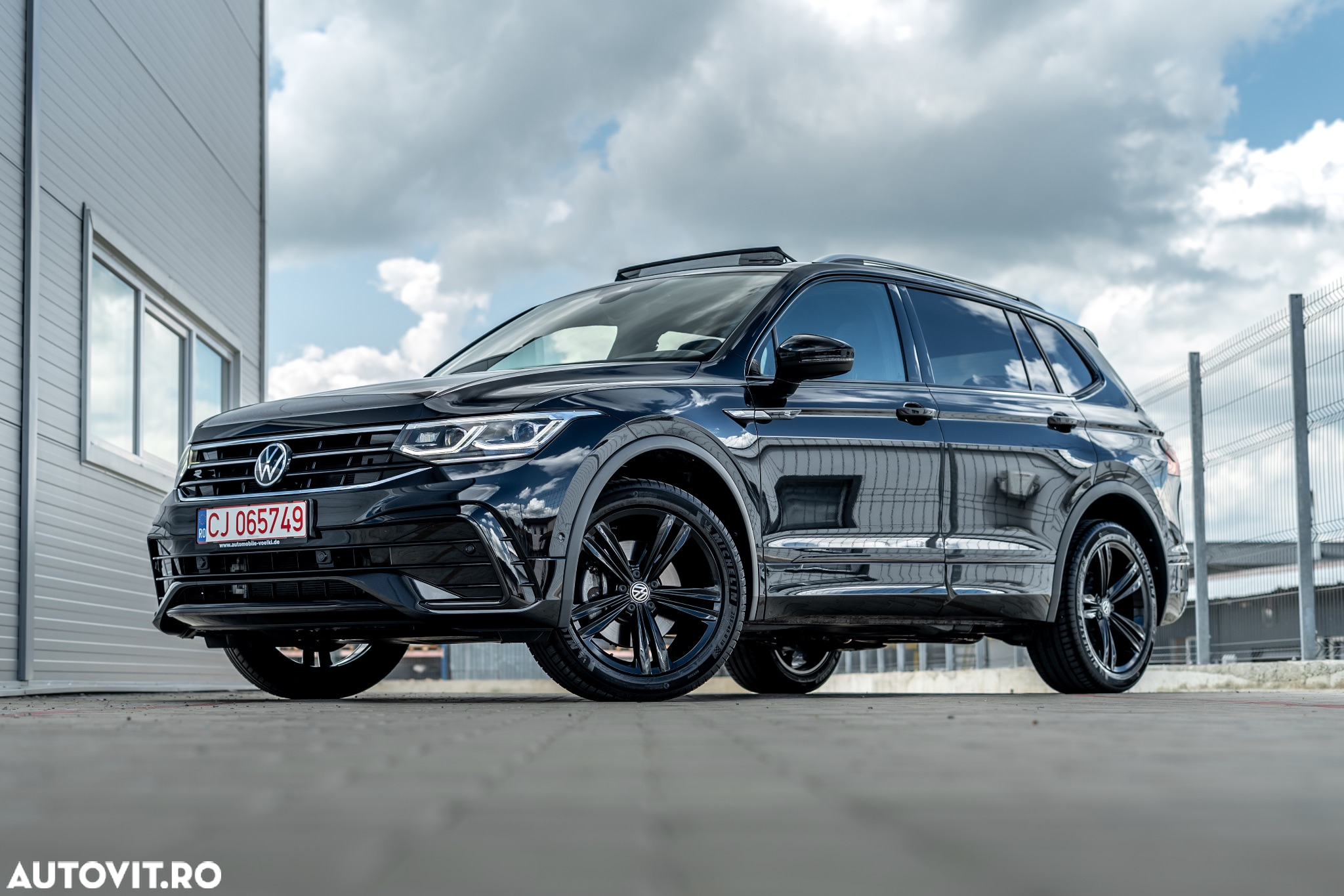 Volkswagen Tiguan Allspace 2.0 TDI SCR 4Motion DSG R-Line - 2