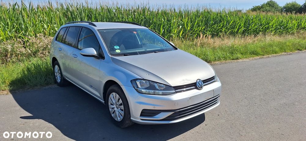 Volkswagen Golf - 6
