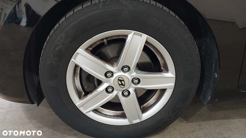Hyundai i30 blue 1.4 Trend - 13