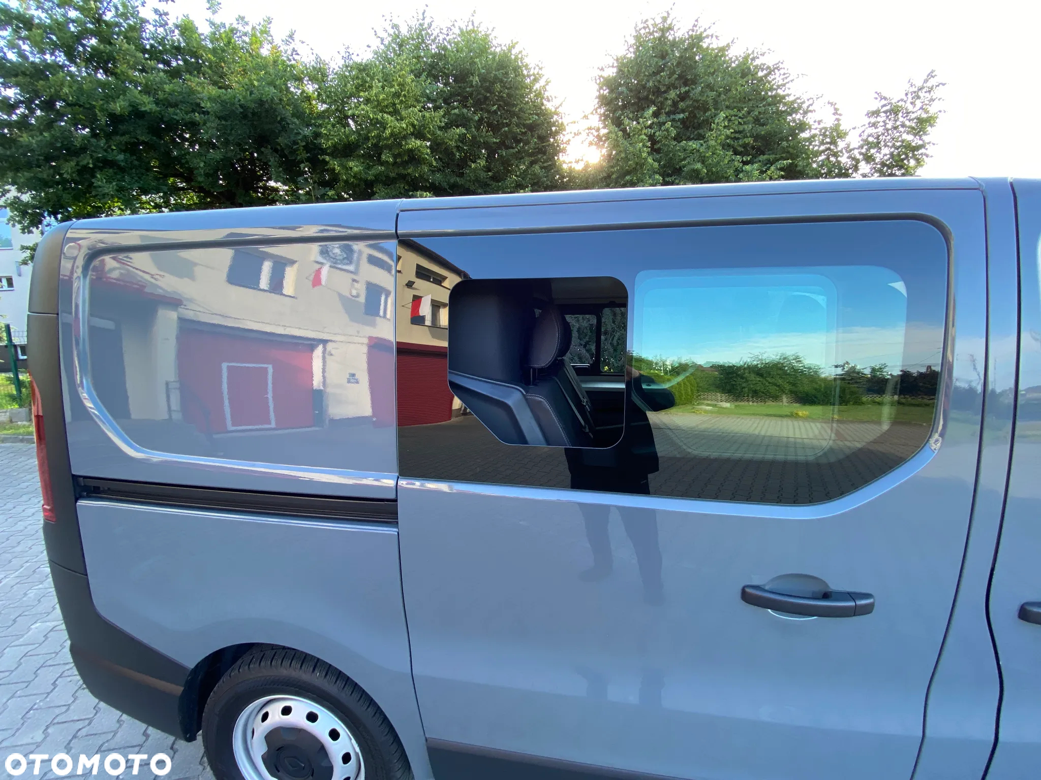Renault Trafic 2.0 Doka 6 Osobowa Samochód Ciężarowy N1 Rejestracja 11.2021r - 18