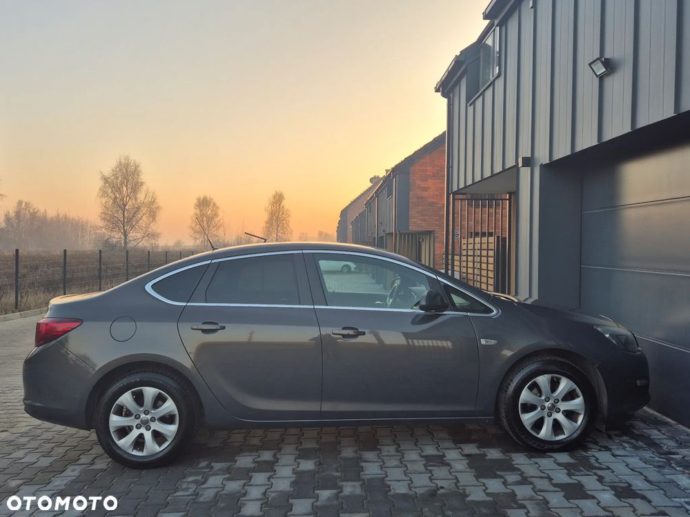 Opel Astra 1.4 T Cosmo EU6 - 24