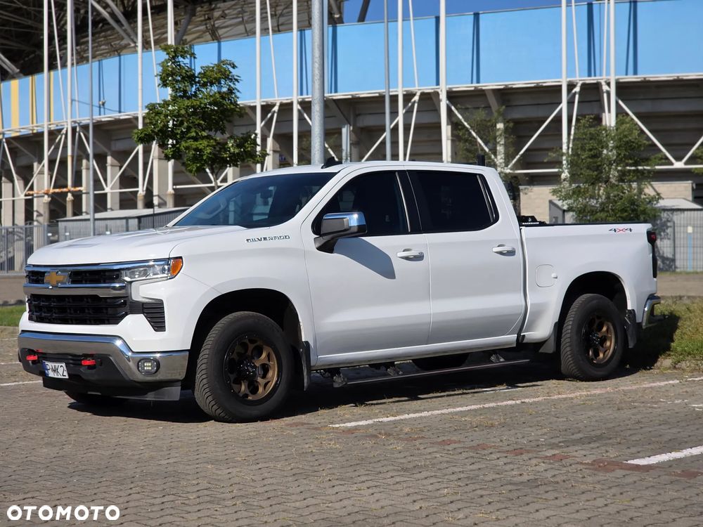 Chevrolet Silverado - 4