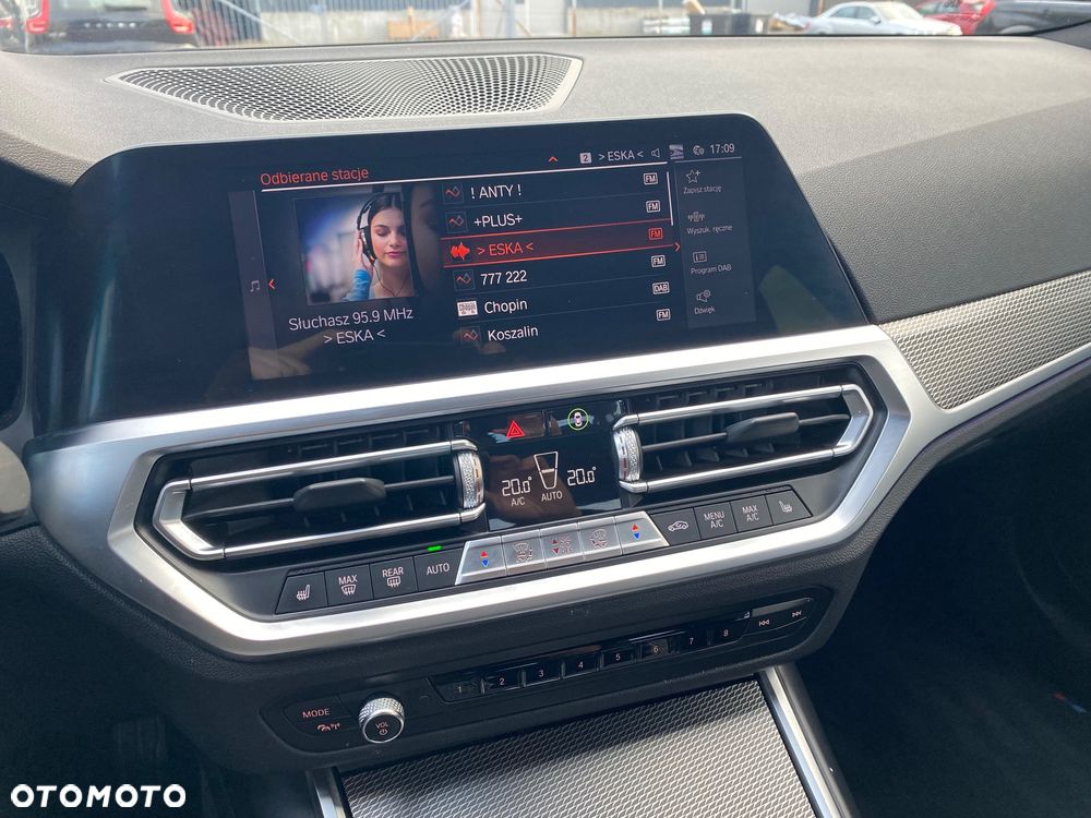 BMW Seria 3 318i M Sport - 29