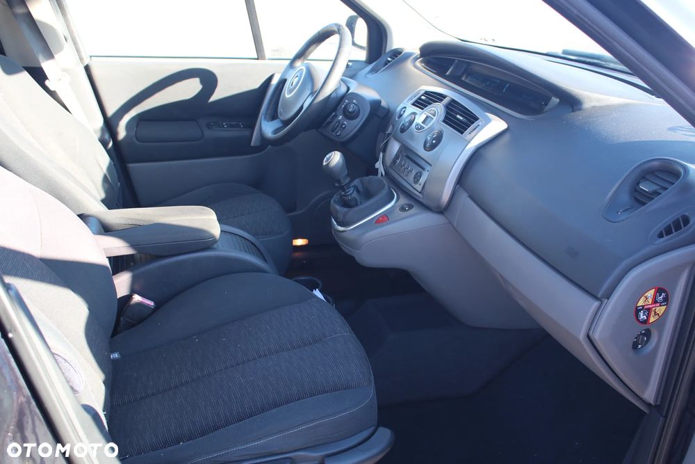 Renault Scenic 1.6 16V Confort Authentique - 8
