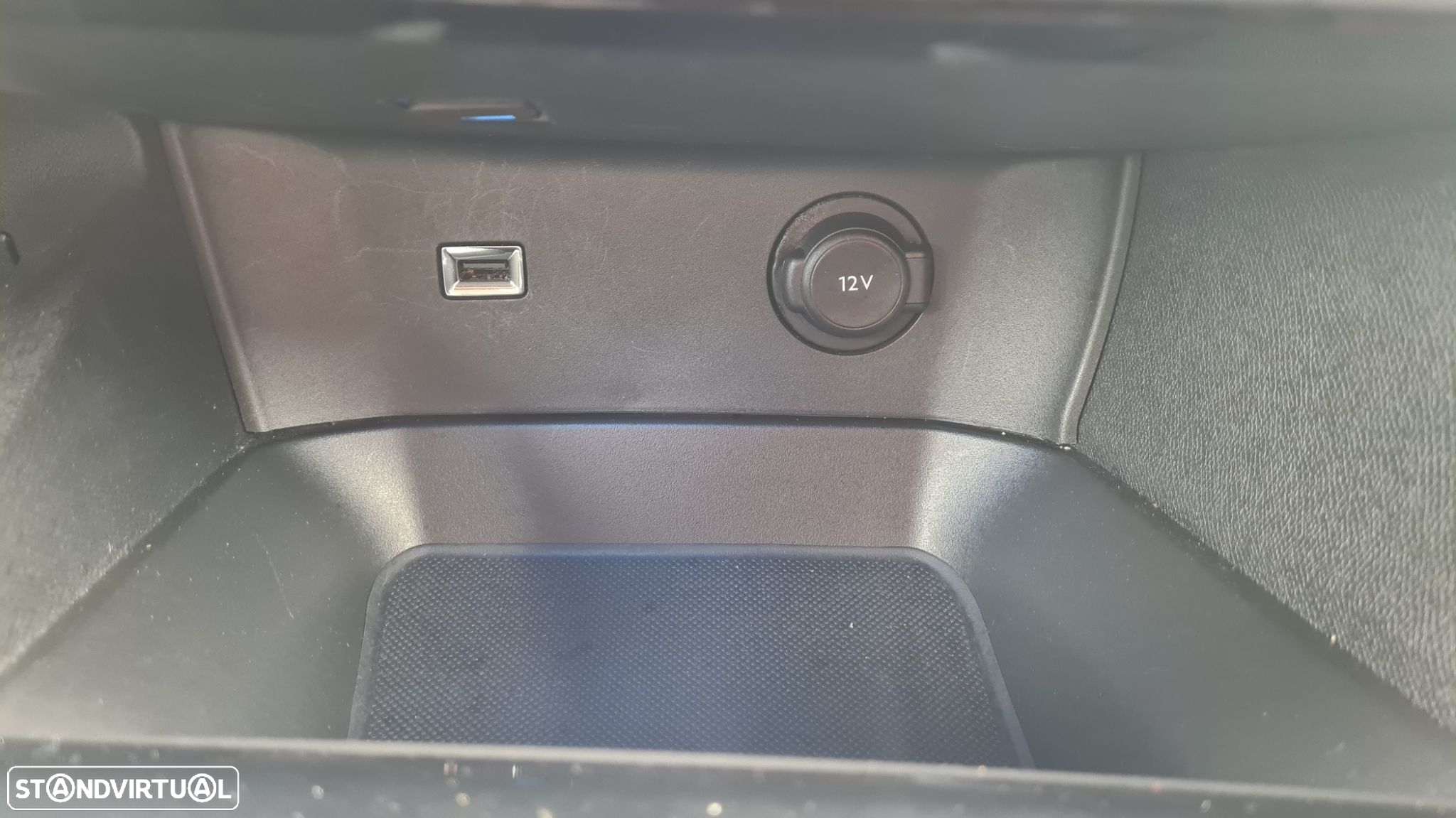 Peugeot 5008 1.5 BlueHDi GT EAT8 - 42