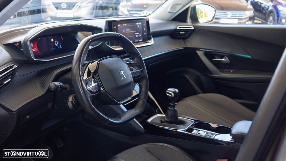 Peugeot 2008 1.2 PureTech Allure - 5