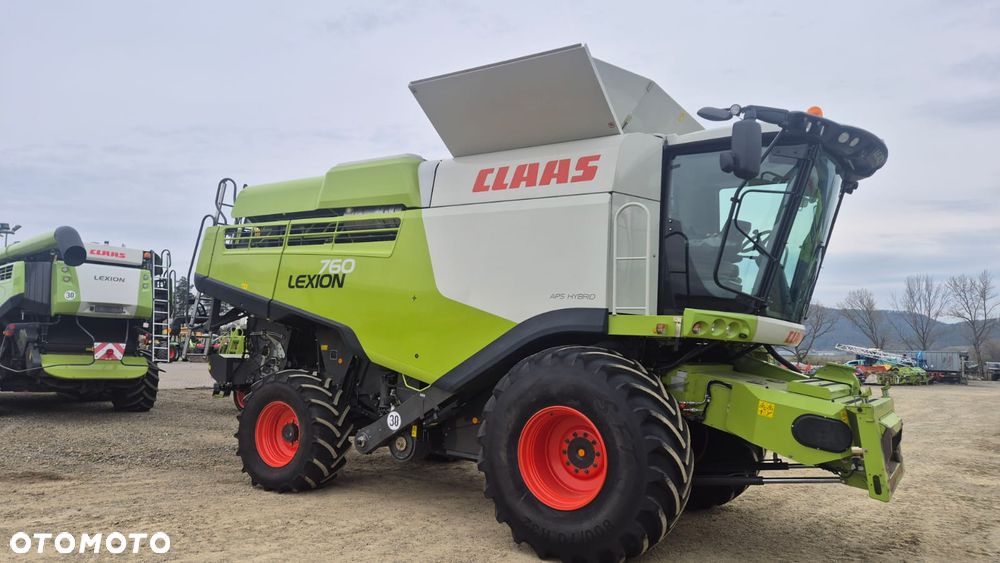 Claas Lexion 760 z hederem - 2