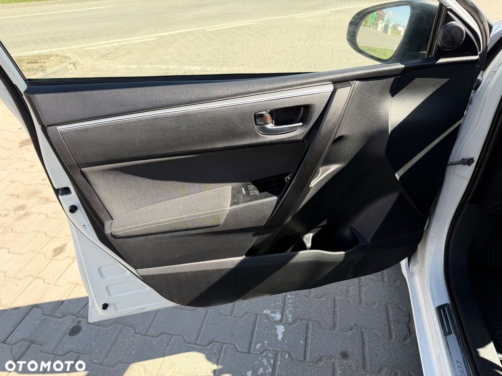 Toyota Corolla 1.6 Prestige EU6 - 13