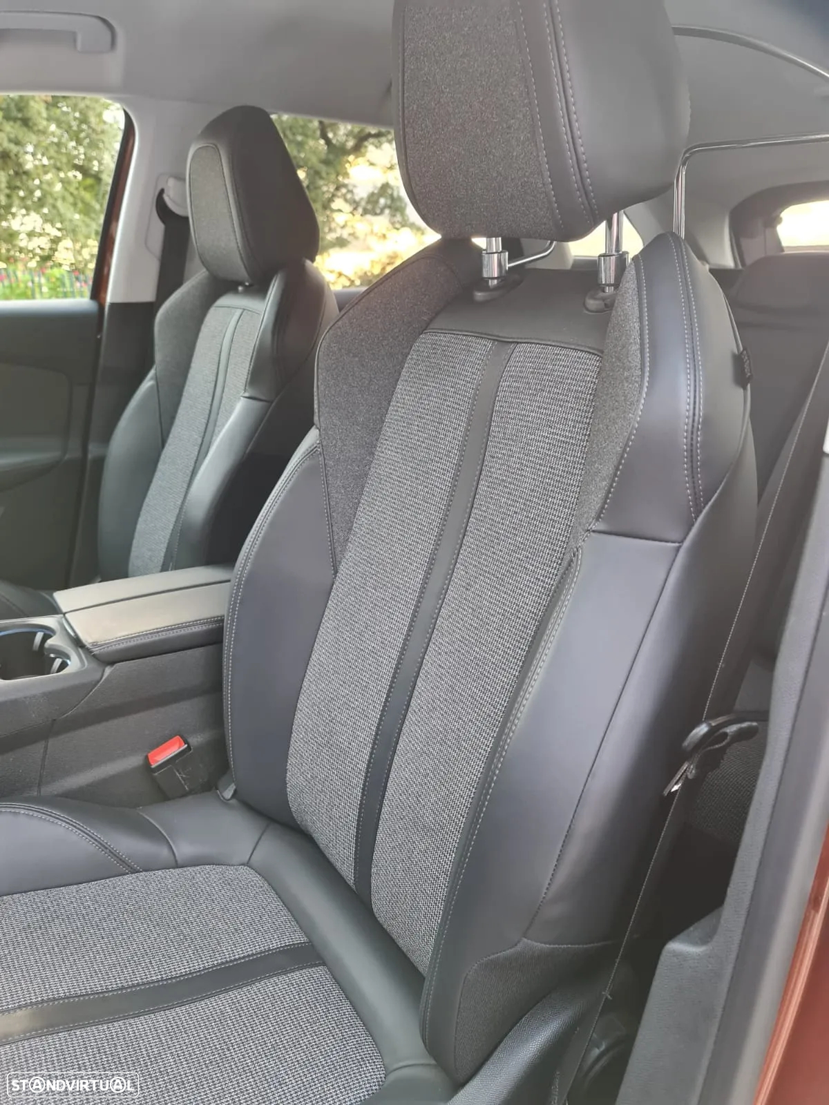 Peugeot 3008 PureTech 130 Stop & Start GPF EAT8 Allure Business-Pack - 11