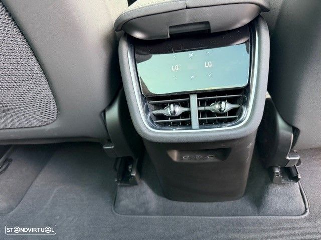Volvo EX90 - 15