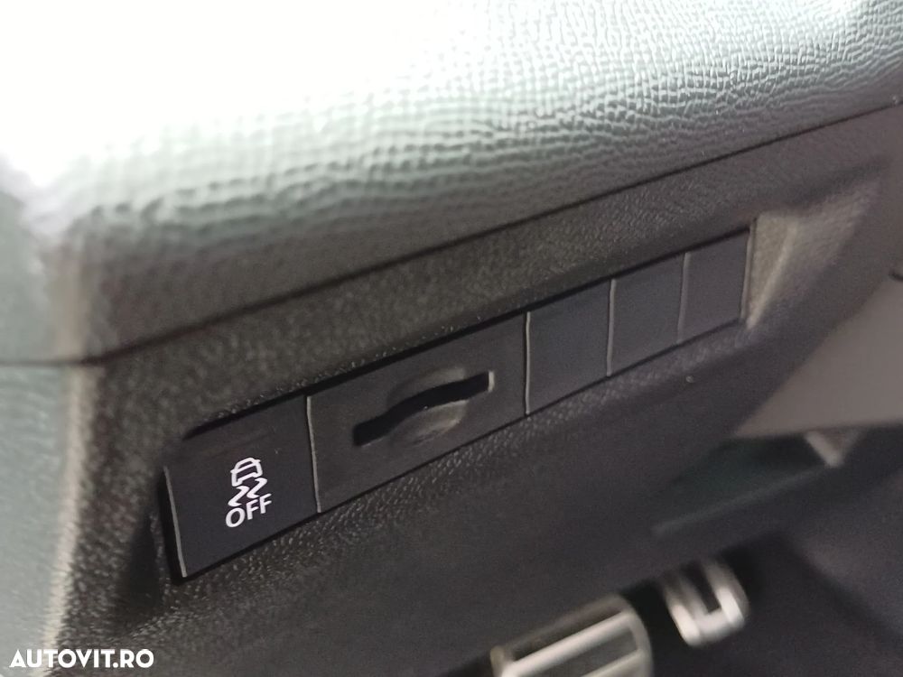 Peugeot 308 1.5L BlueHDI 130 S&S EAT8 GT - 29