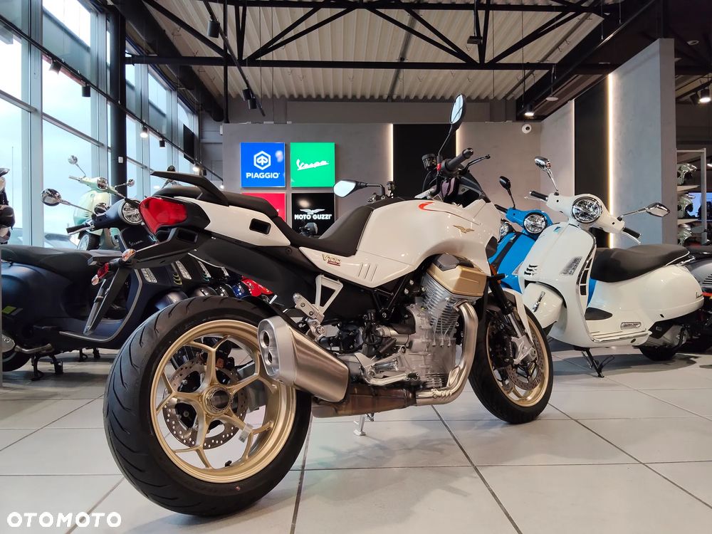 Moto Guzzi V100 Mandello - 3
