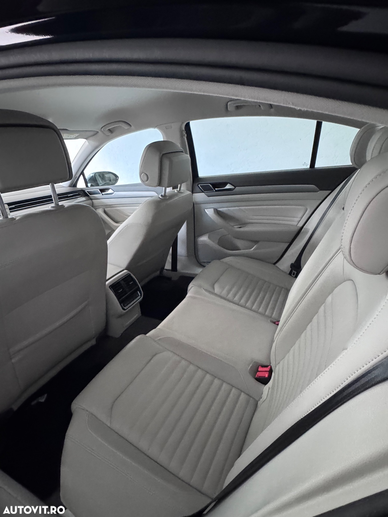 Volkswagen Passat 2.0 TDI DSG Comfortline - 10