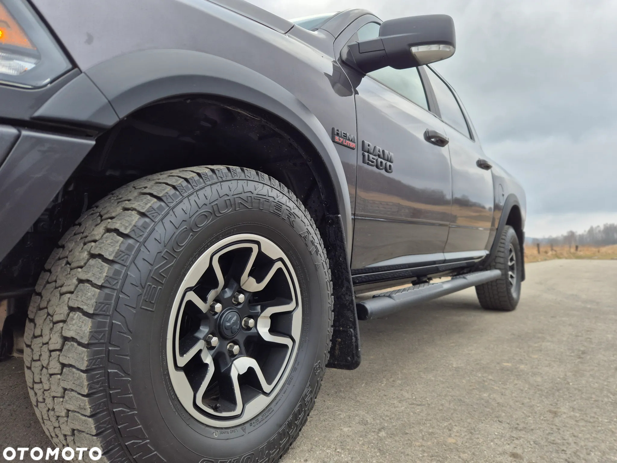 Dodge RAM 1500 5.7 4x4 - 7