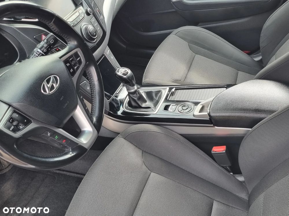 Hyundai i40 i40cw 1.7 CRDi Fifa World Cup Edition - 9