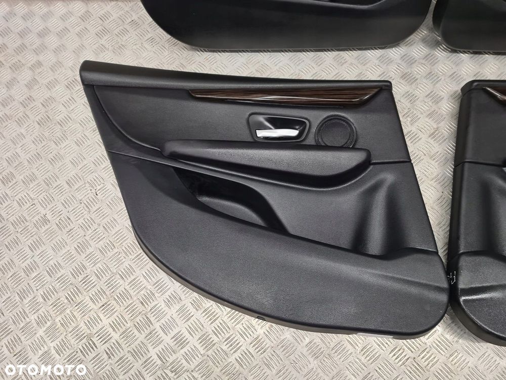 BMW F46 BOCZKI TAPICERKA DRZWI KOMPLET - 5