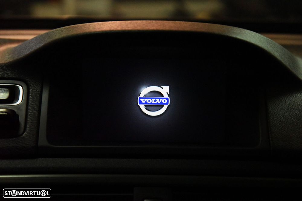 Volvo XC 70 2.0 D4 Momentum Geartronic - 20