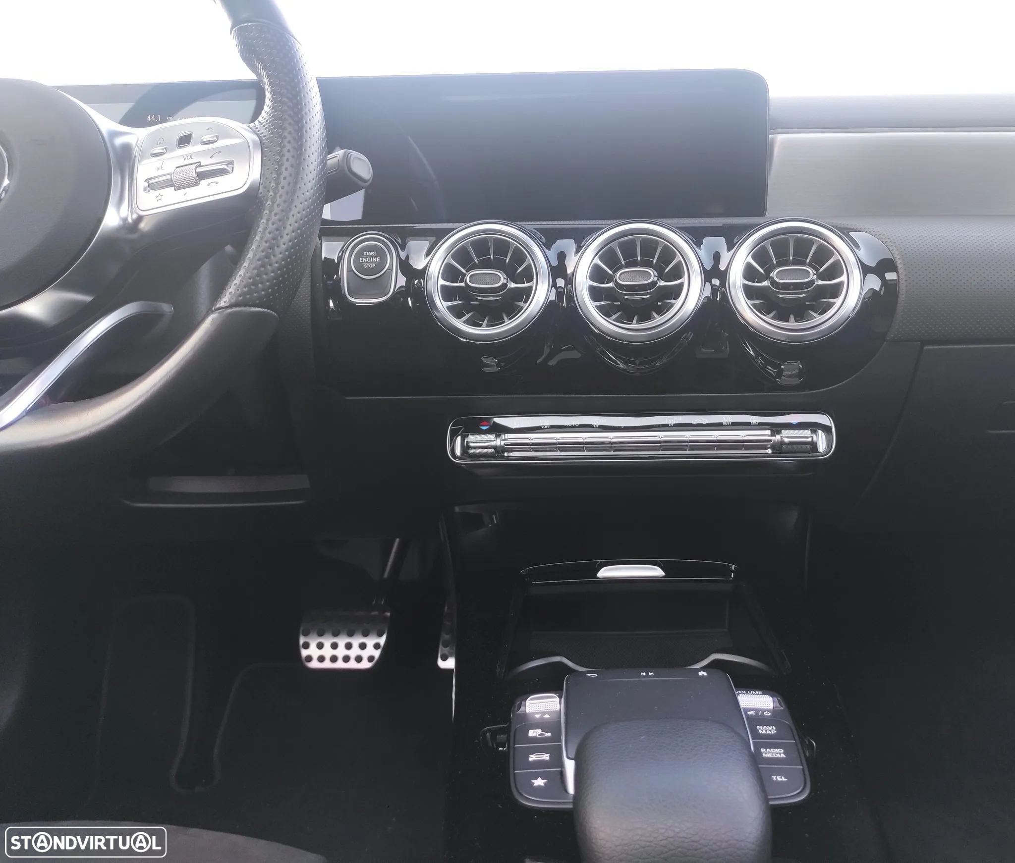 Mercedes-Benz A 250 e AMG Line - 30
