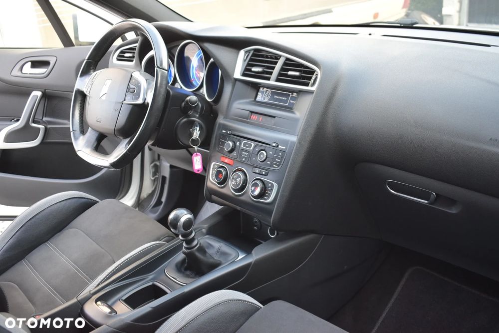 DS Automobiles DS 4 - 12