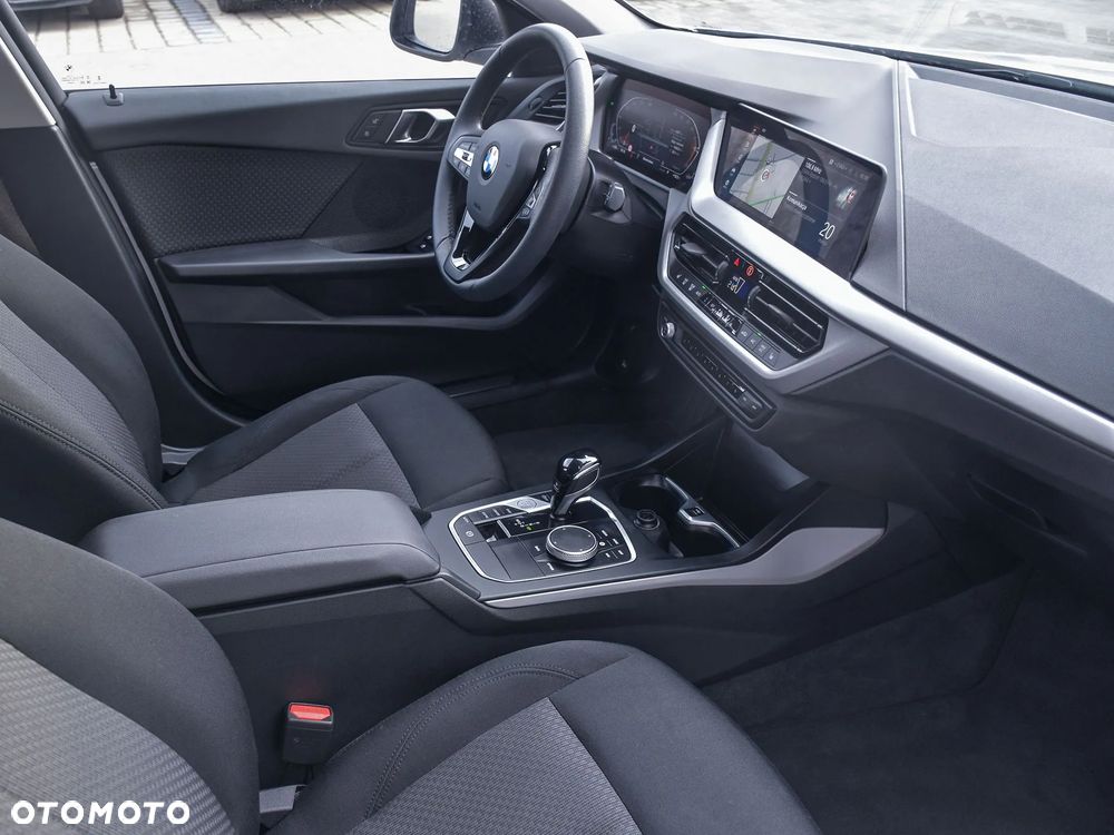 BMW Seria 1 118i Advantage - 32