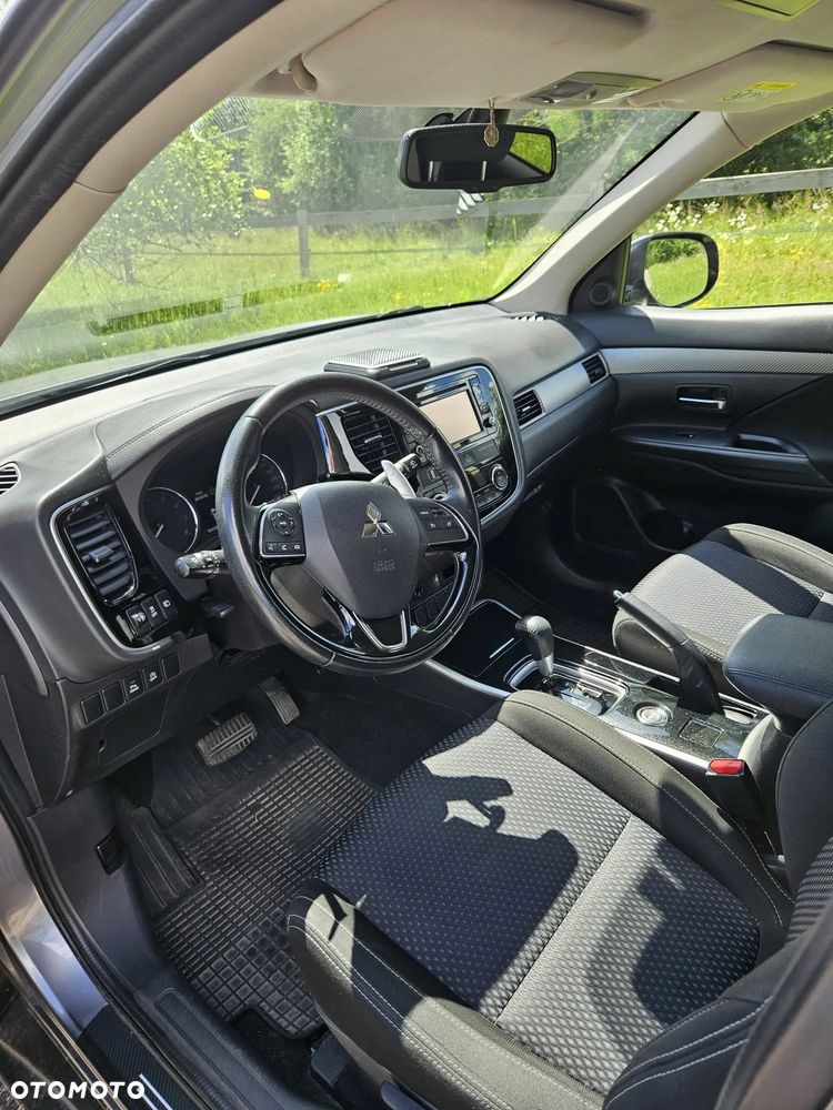 Mitsubishi Outlander 2.0 Intense Comfort 4WD CVT - 22