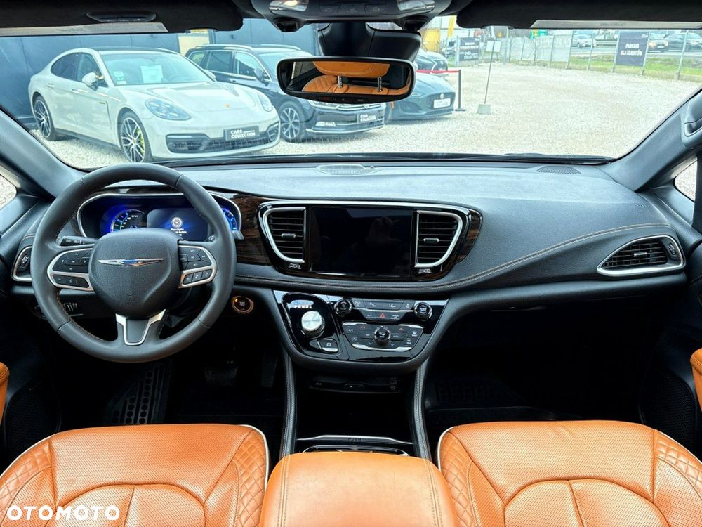 Chrysler Pacifica - 20