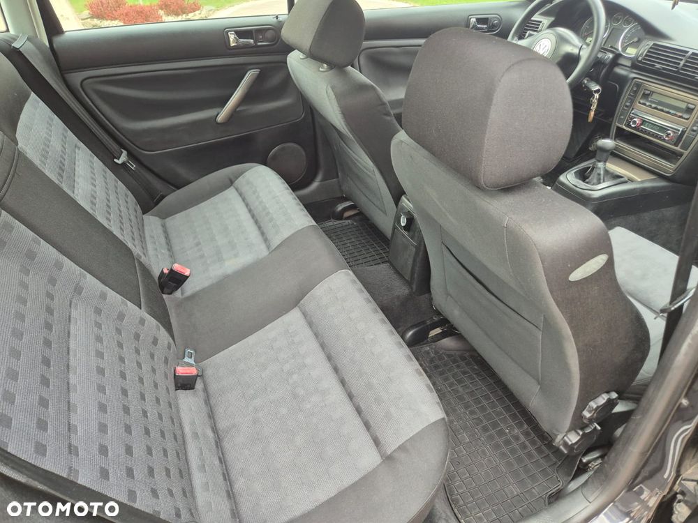 Volkswagen Passat - 14
