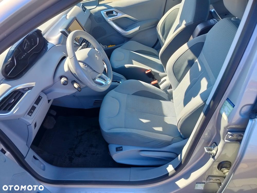 Peugeot 208 1.6 VTi Allure - 17