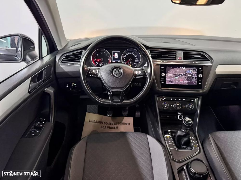 VW Tiguan 1.6 TDI Confortline - 24