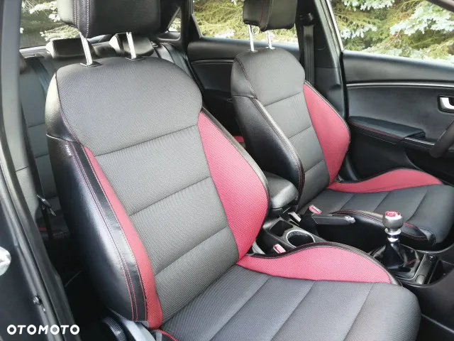 Hyundai i30 1.6 GDI Turbo Luxury - 11