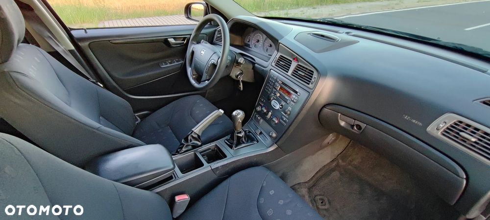 Volvo V70 2.4 D Black Edition - 9