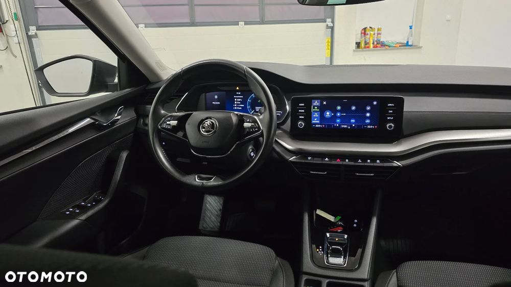 Skoda Octavia 2.0 TDI DSG Sport Edition - 6