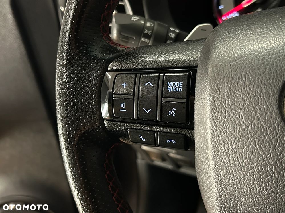 Toyota Hilux 2.8 D-4D Double Cab GR Sport 4x4 - 17