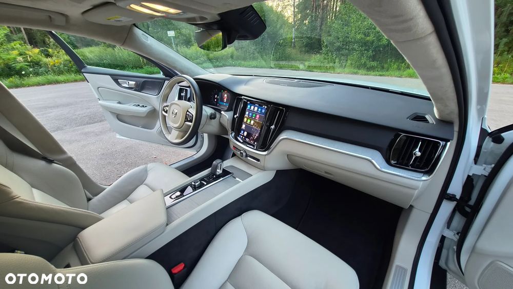 Volvo V60 Cross Country Plus B5 B AWD - 11