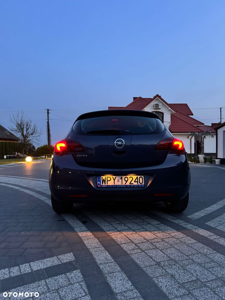 Opel Astra 1.6 Cosmo - 9
