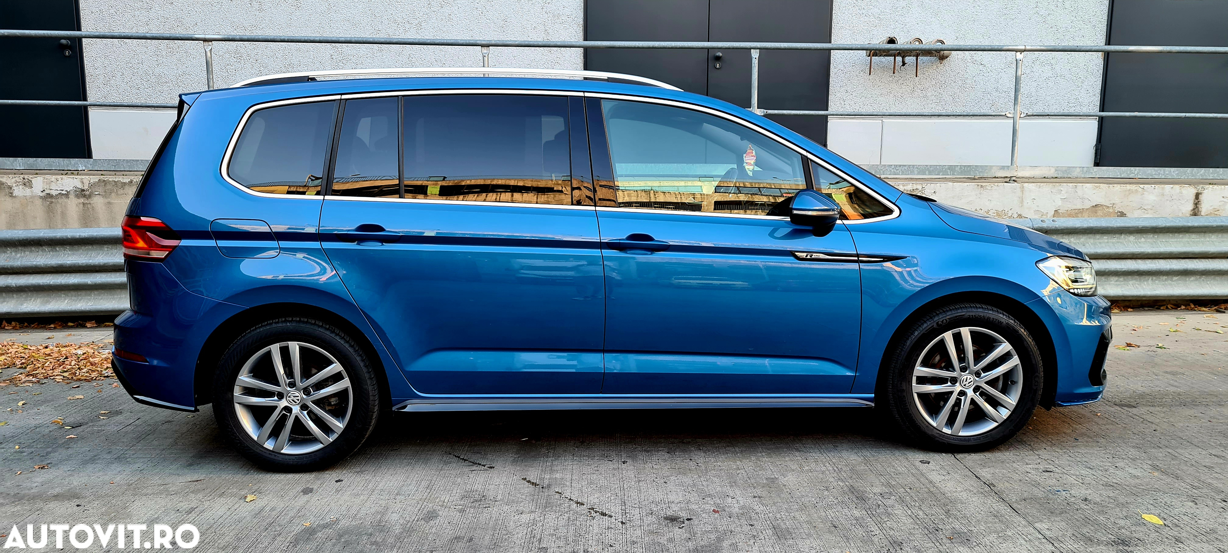 Volkswagen Touran - 2